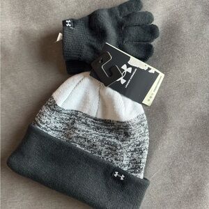 Under Armour Black and Gray Beanie and Gloves Set